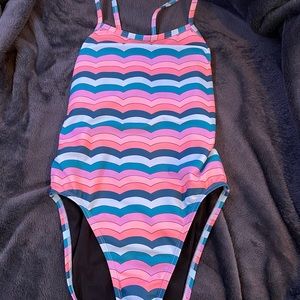 jolyn one piece size 28